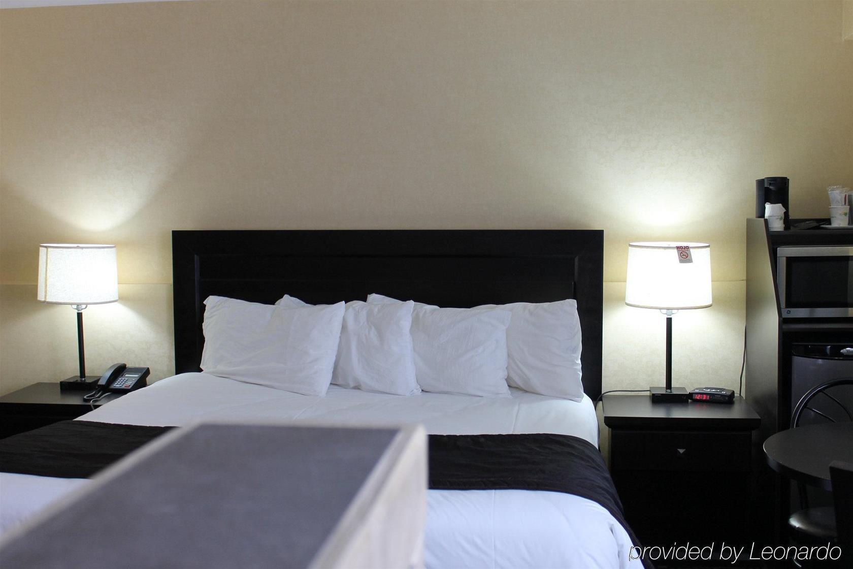 Travelodge by Wyndham Sarnia