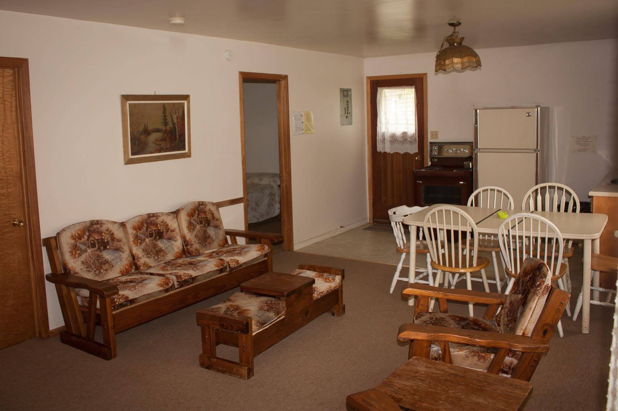 Lake Dalrymple Resort