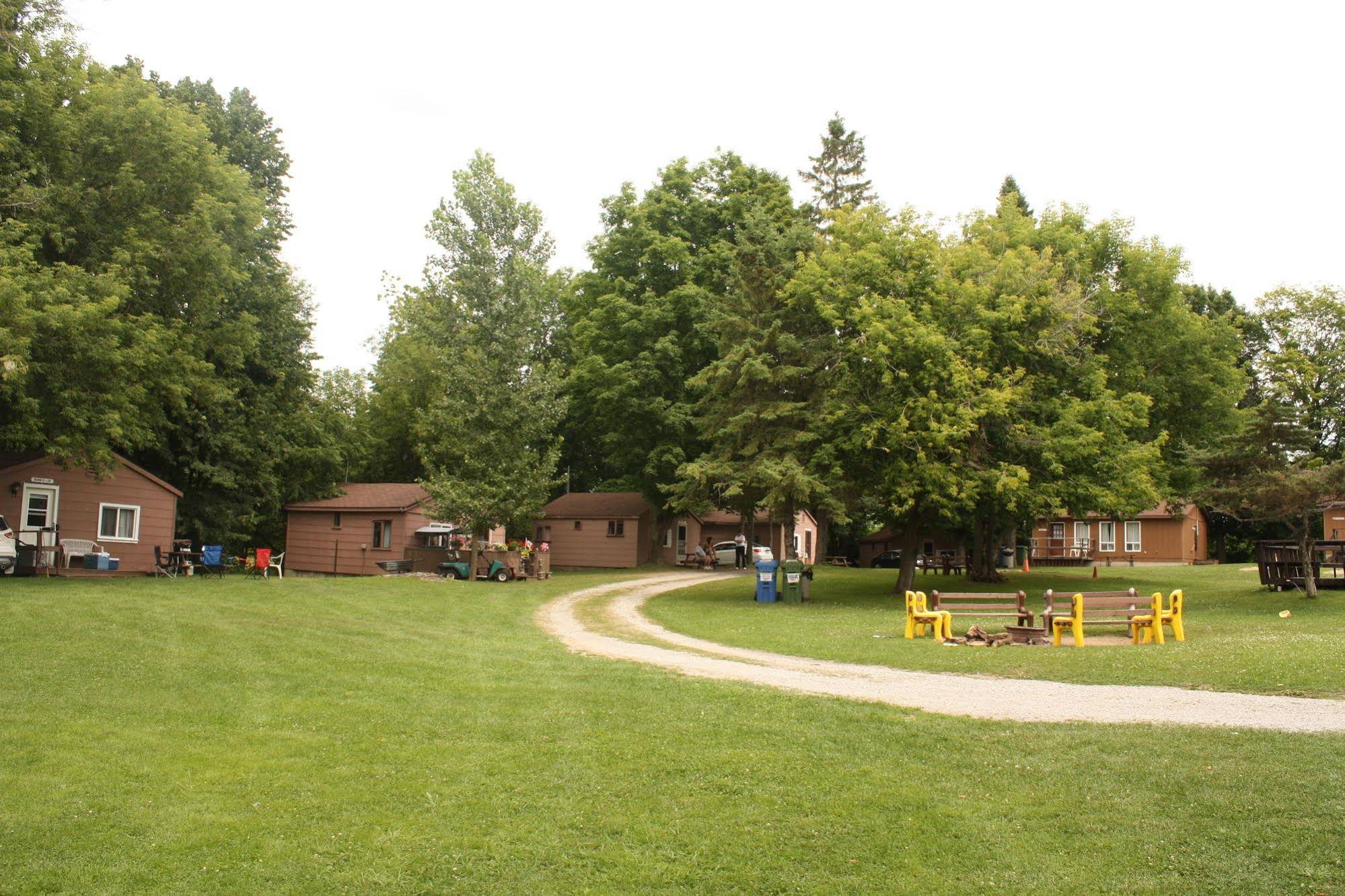 Lake Dalrymple Resort