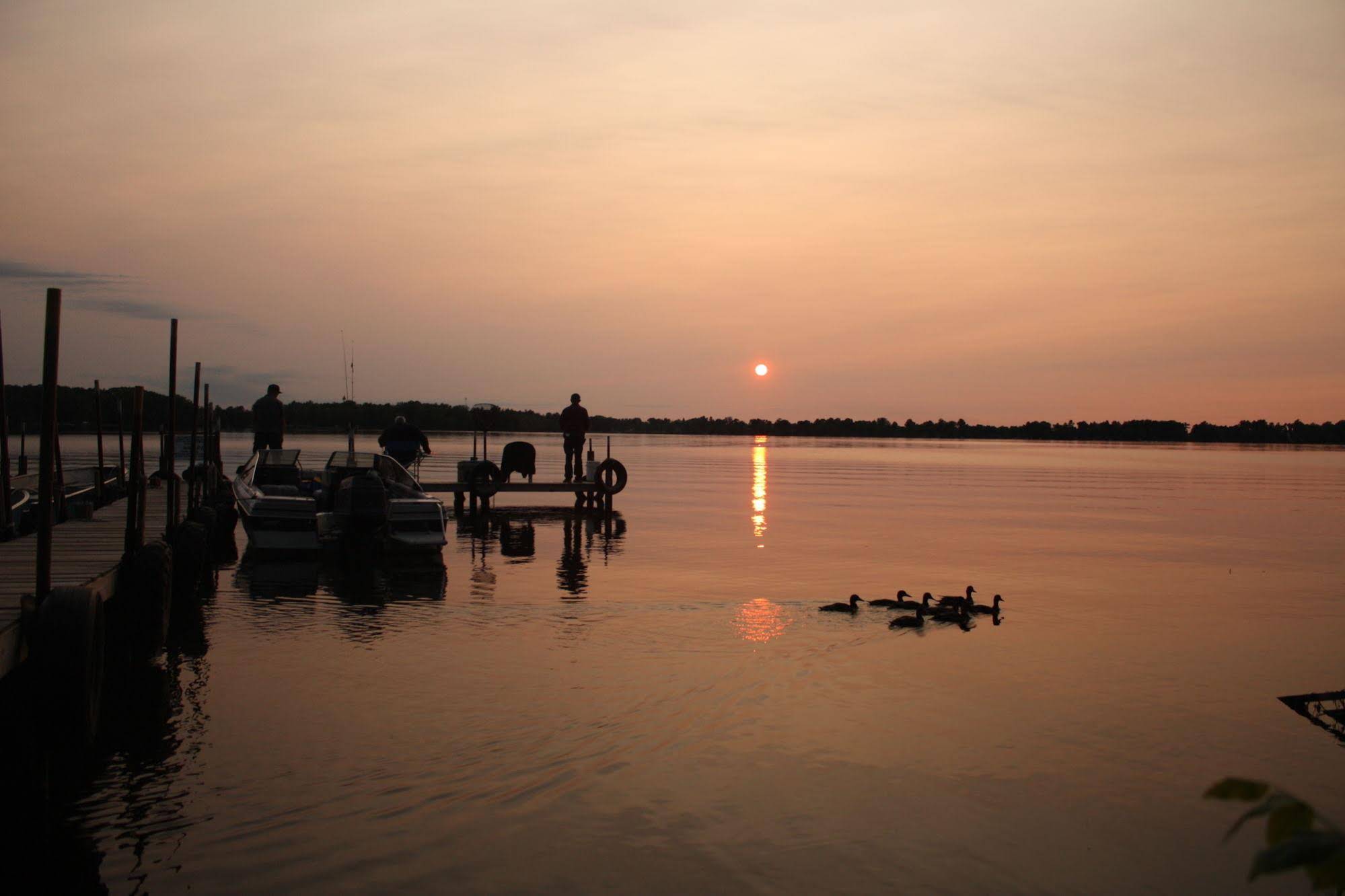 Lake Dalrymple Resort