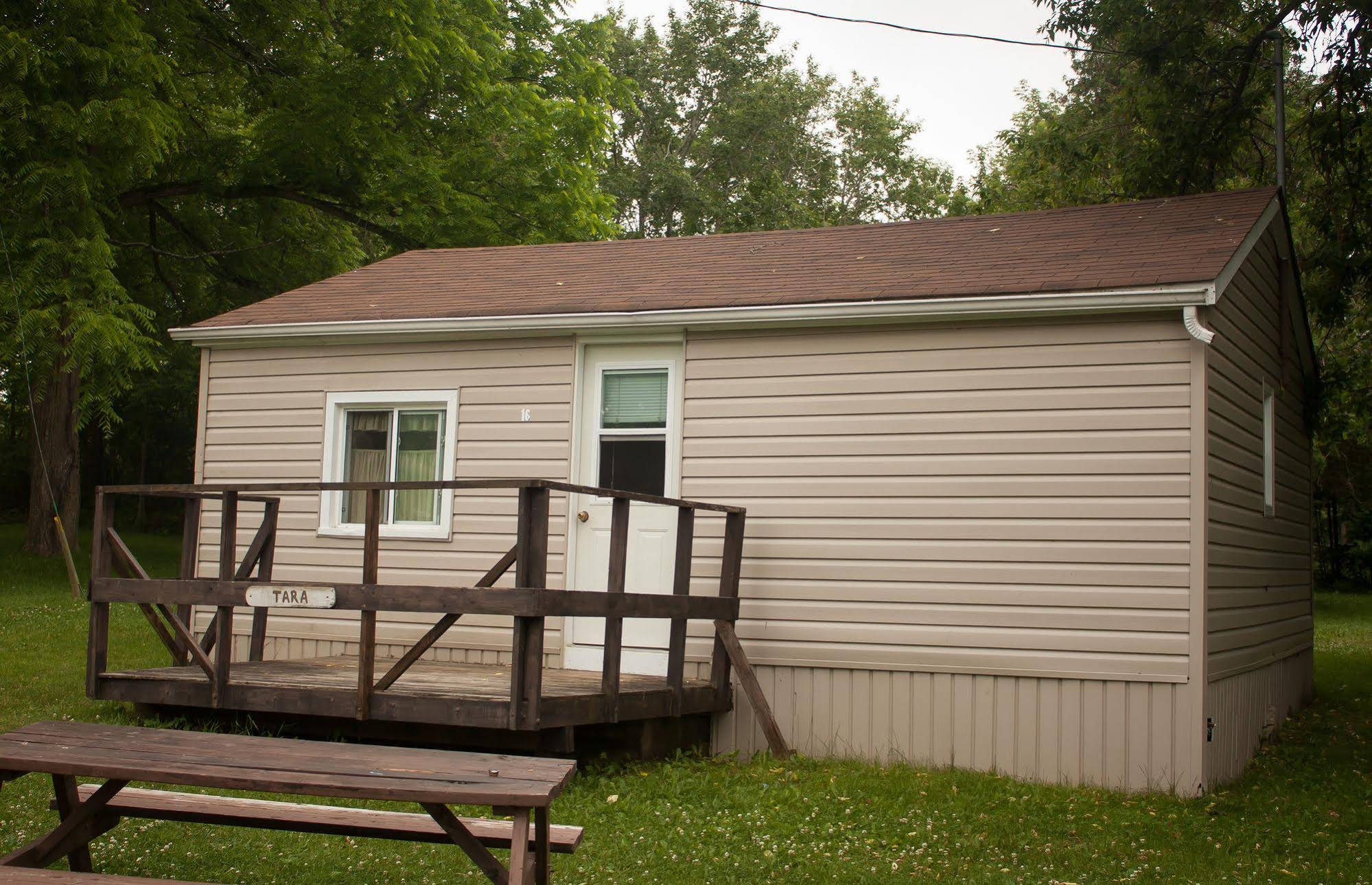 Lake Dalrymple Resort