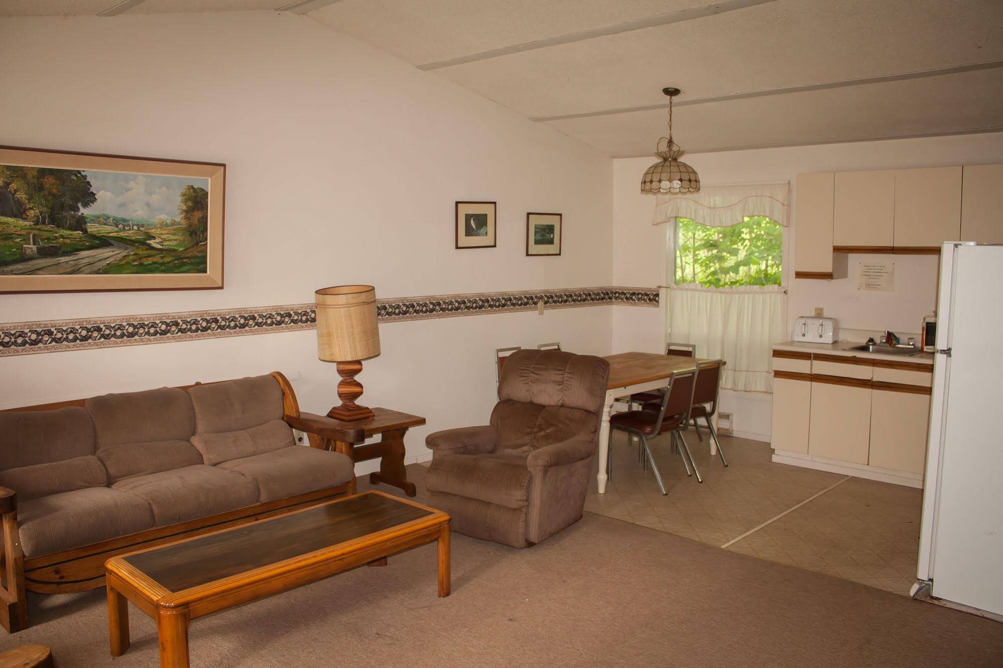 Lake Dalrymple Resort