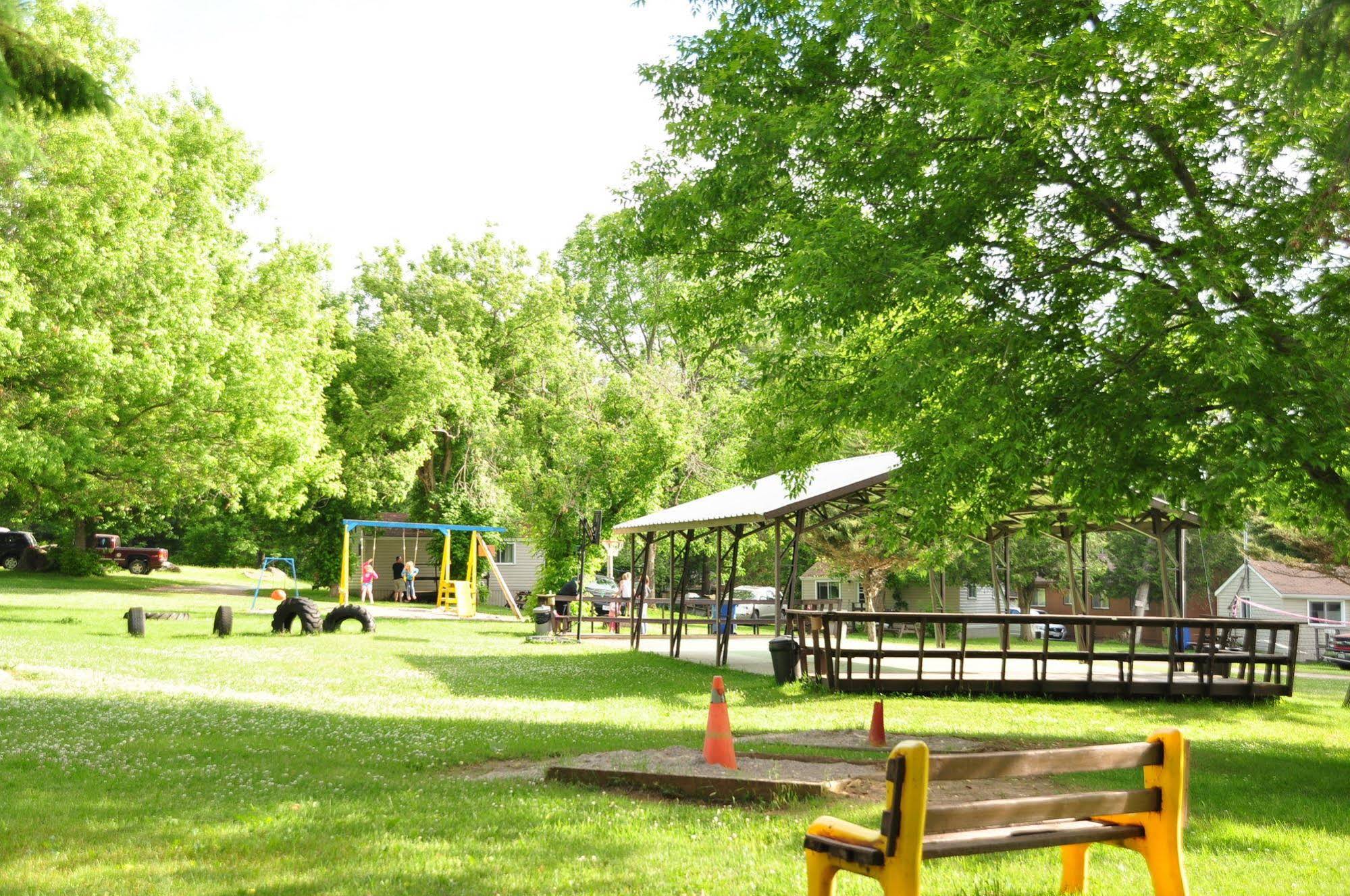 Lake Dalrymple Resort