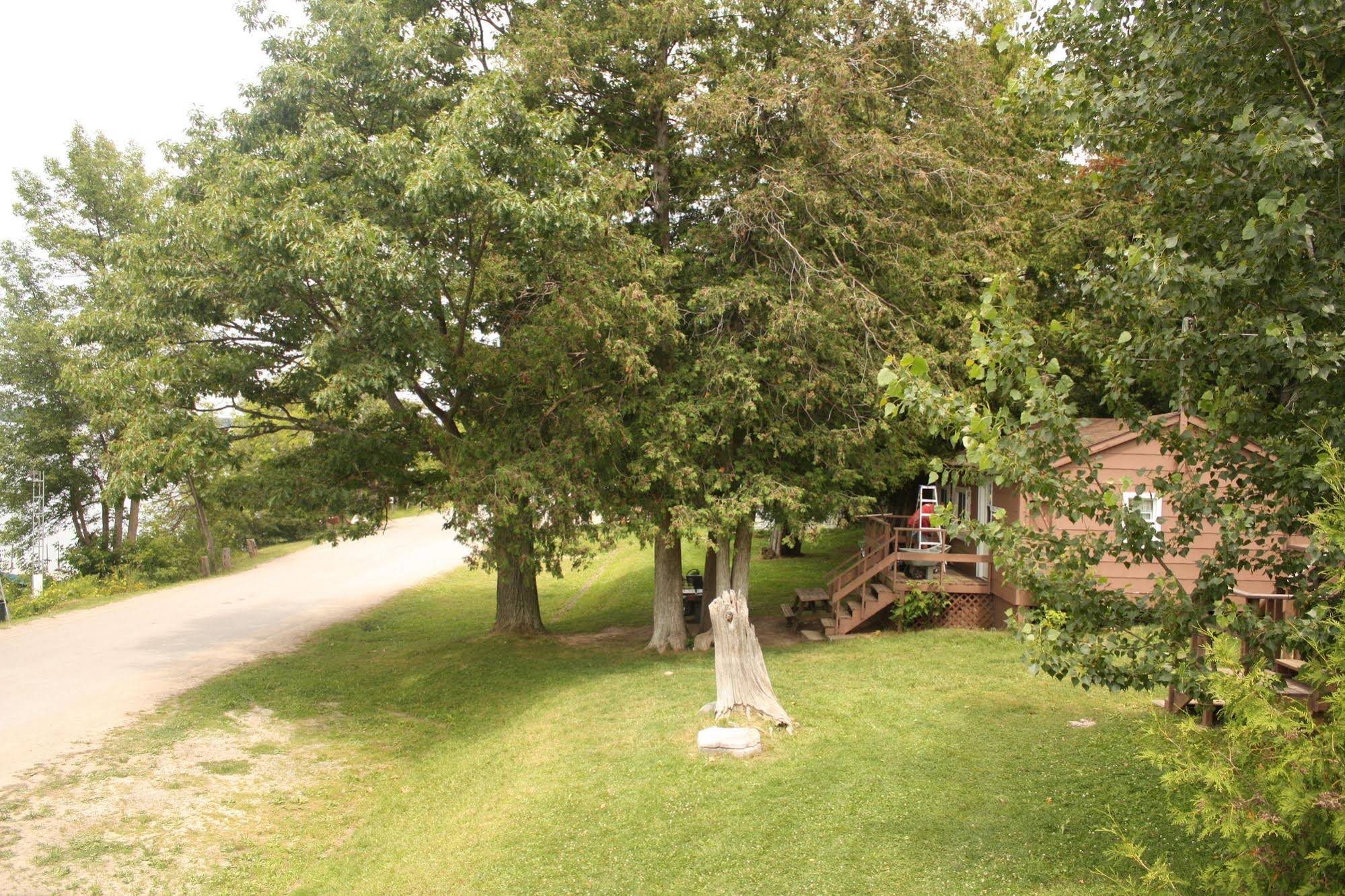Lake Dalrymple Resort