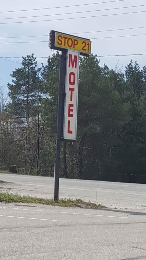 Stop 21 Motel