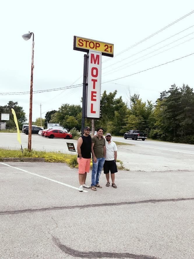 Stop 21 Motel