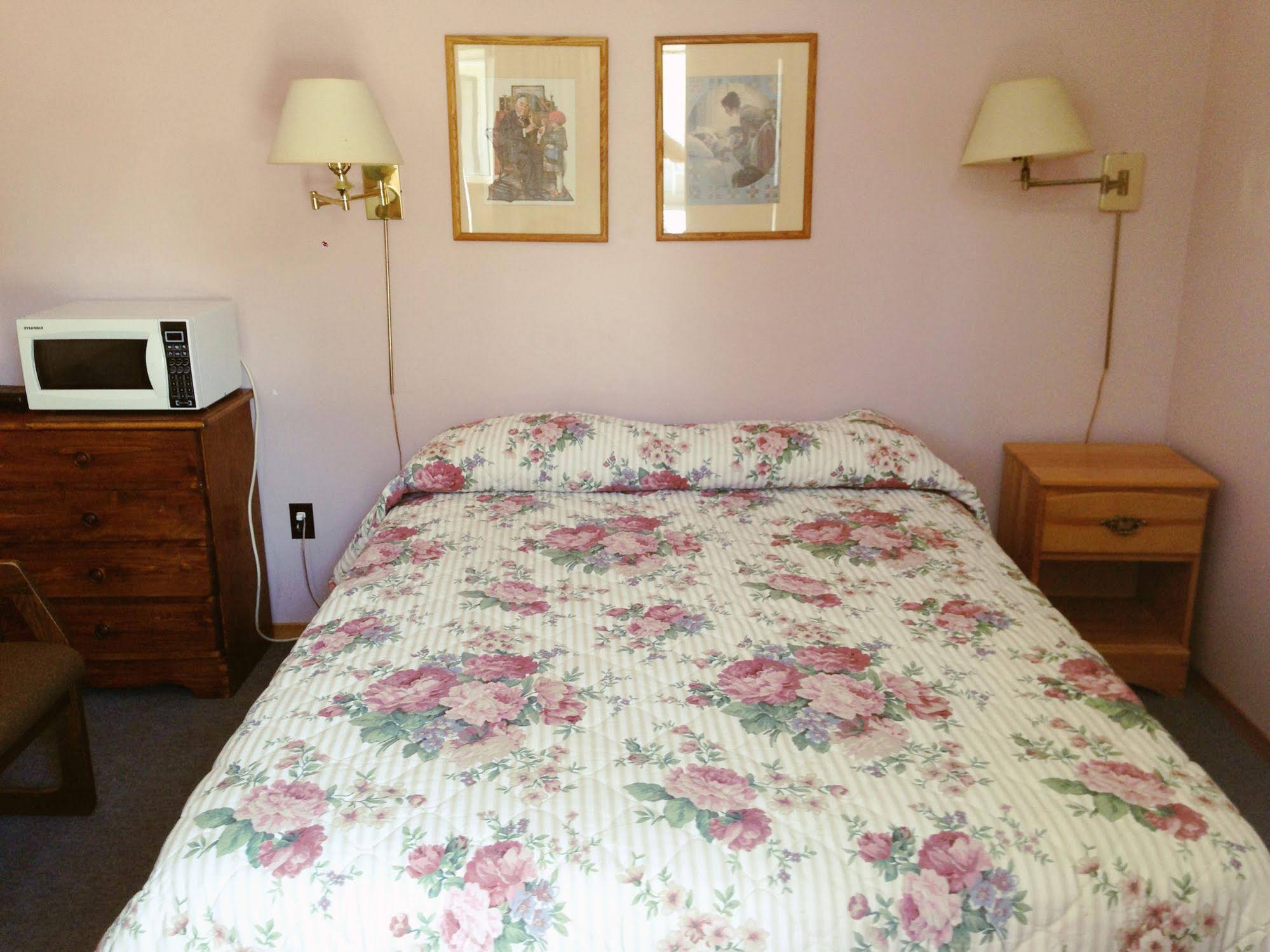 Mindemoya Motel