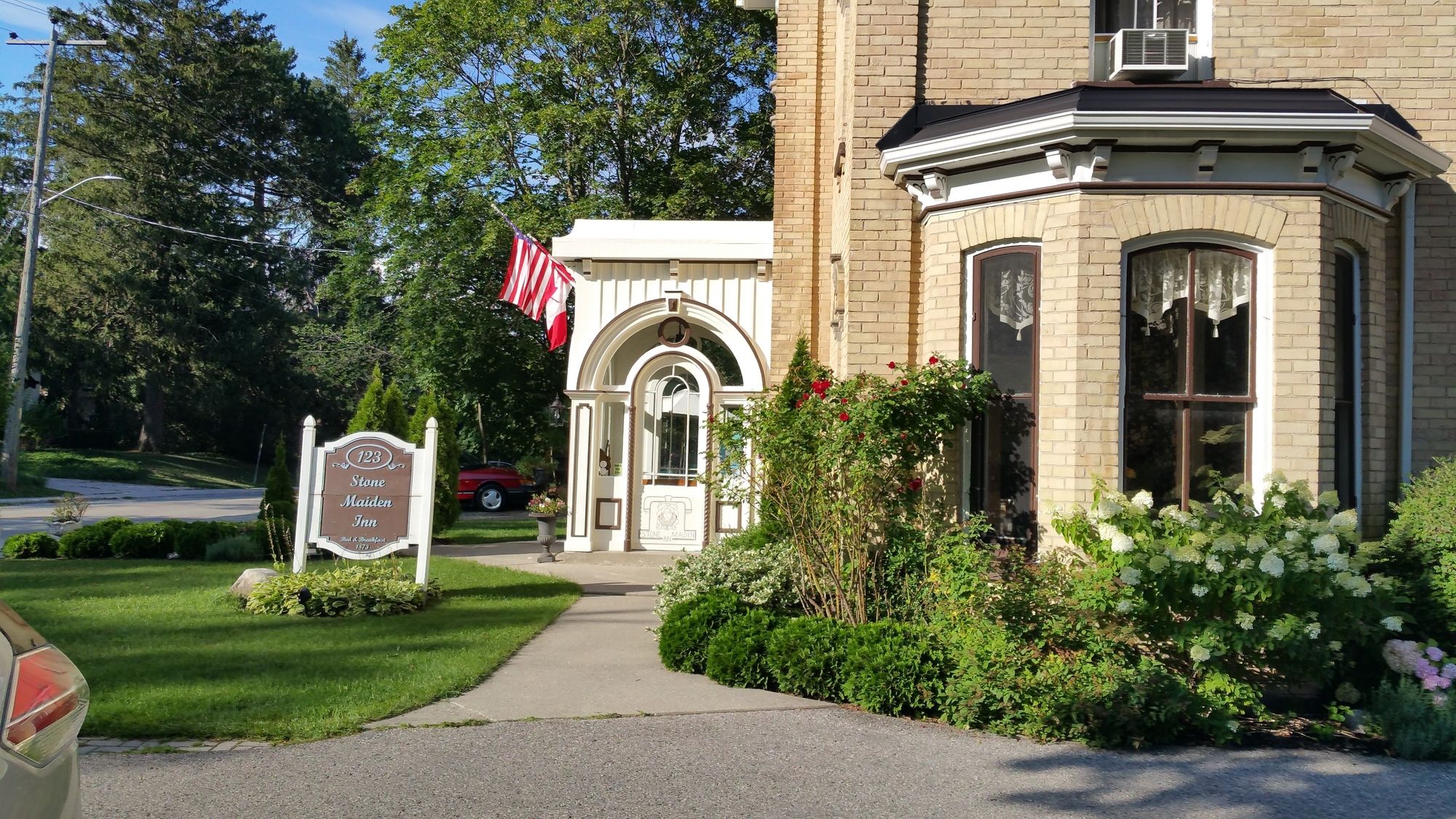 Stone Maiden Inn
