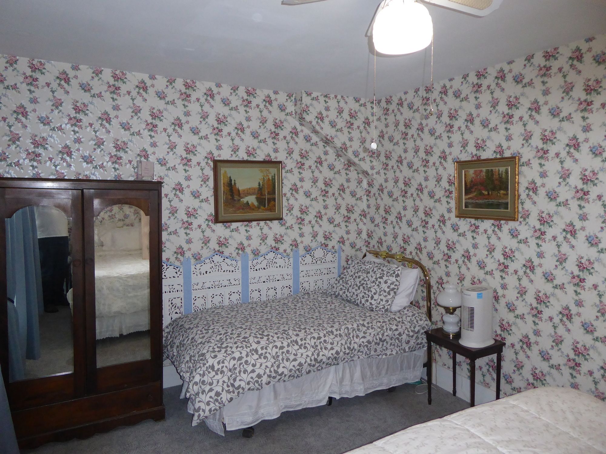 Stone Maiden Inn