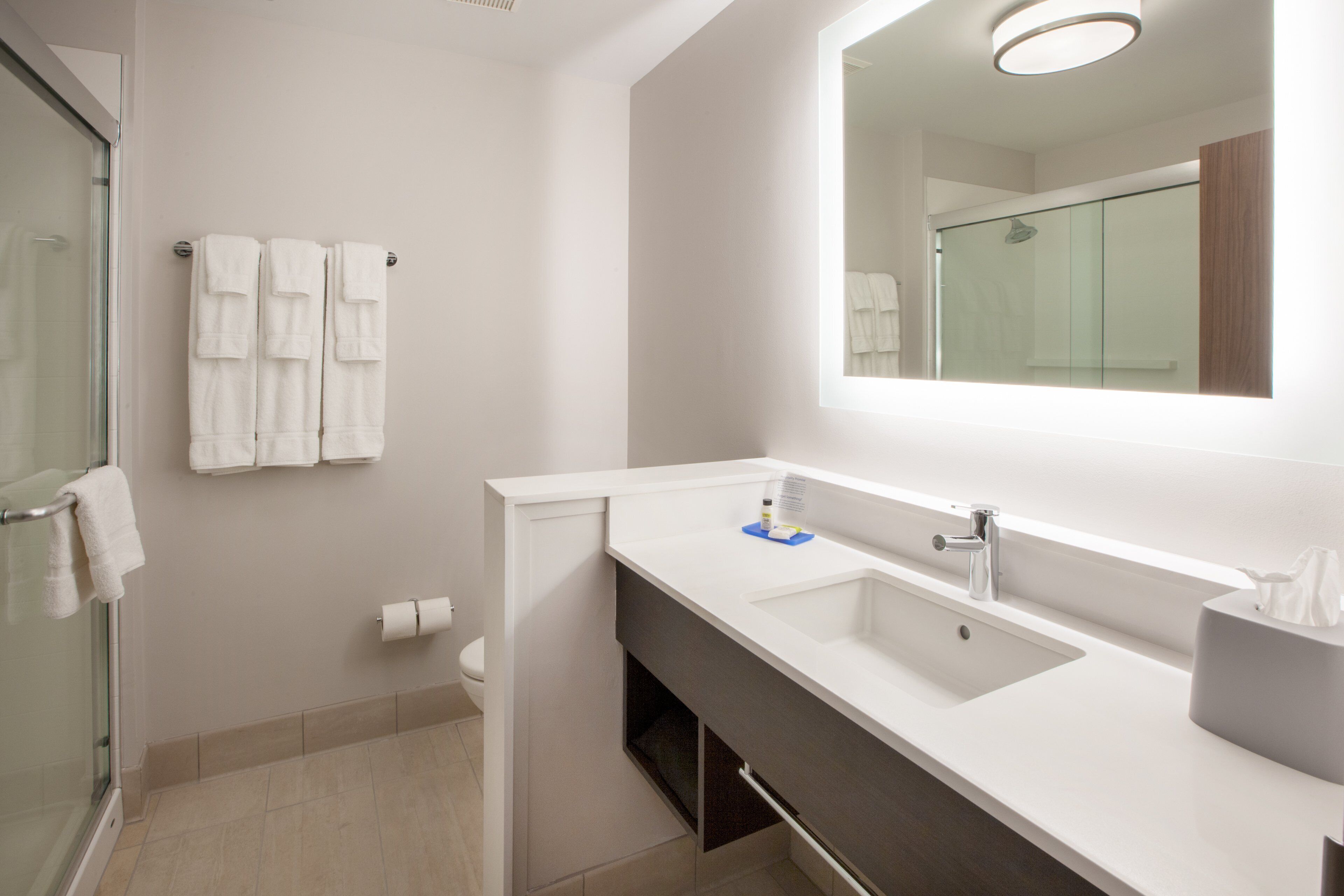 Holiday Inn Express & Suites Saint Thomas