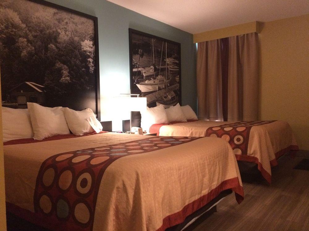 Super 8 by Wyndham Thunder Bay