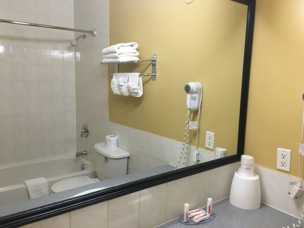 Super 8 by Wyndham Thunder Bay