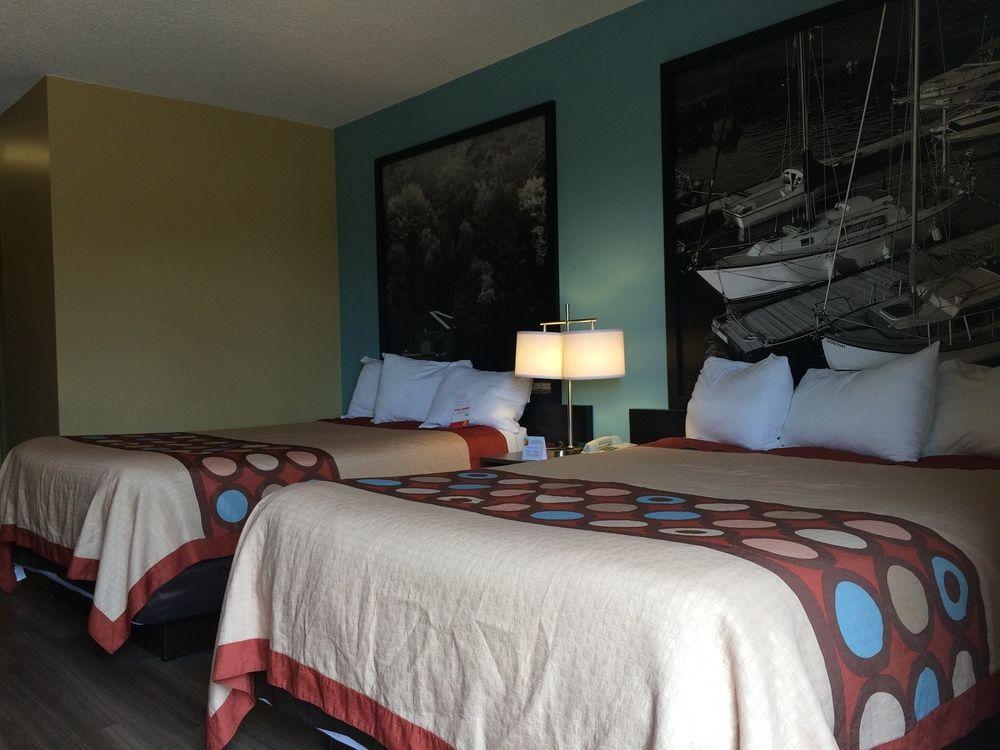 Super 8 by Wyndham Thunder Bay
