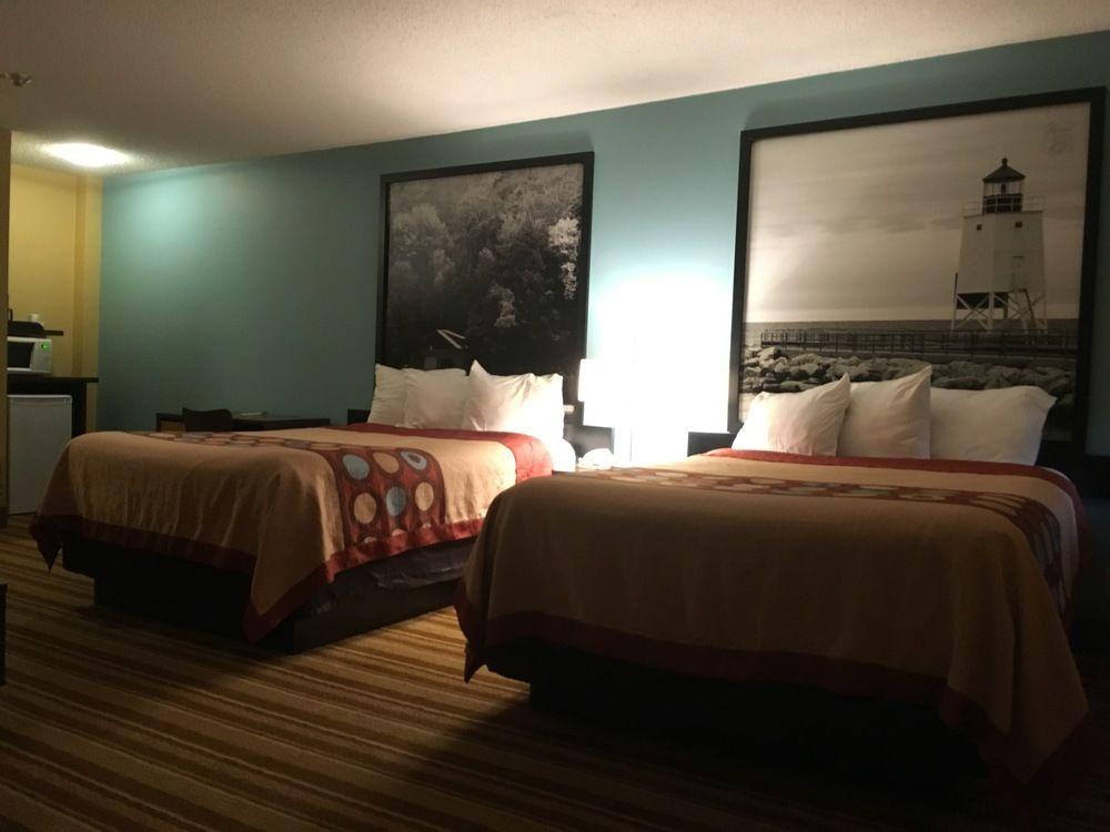 Super 8 by Wyndham Thunder Bay