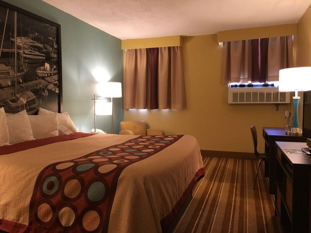 Super 8 by Wyndham Thunder Bay