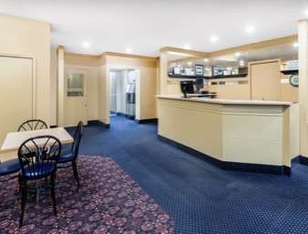 Super 8 by Wyndham Thunder Bay
