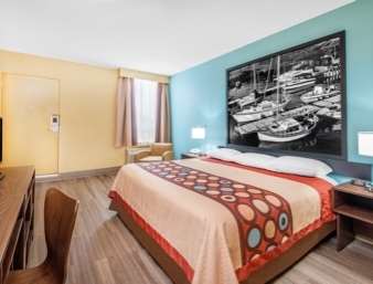 Super 8 by Wyndham Thunder Bay