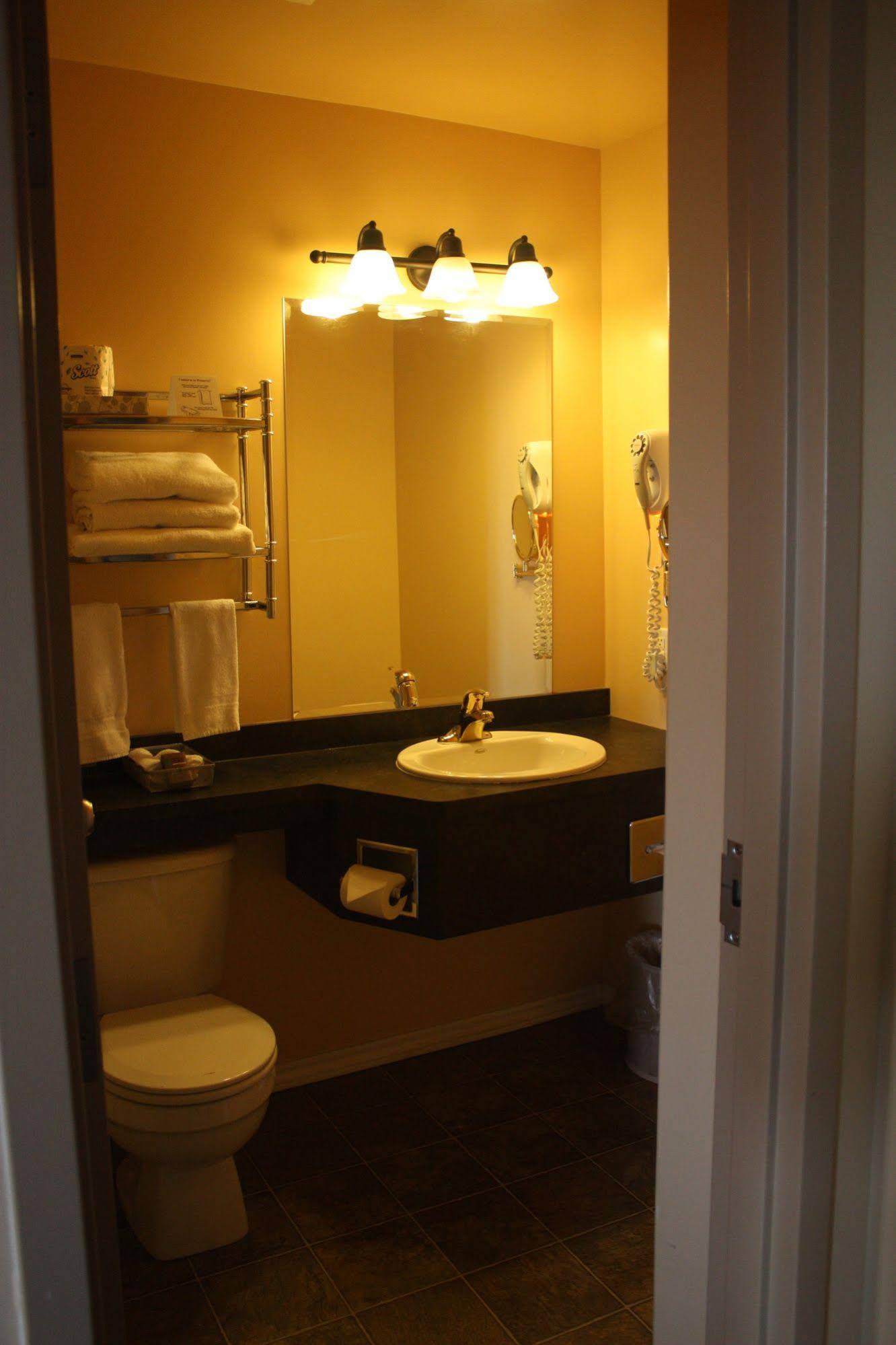 Cedar Meadows Resort & Spa