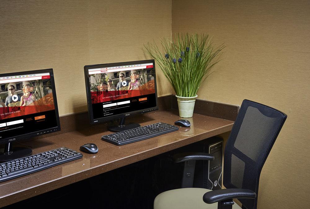 Holiday Inn Express & Suites Timmins
