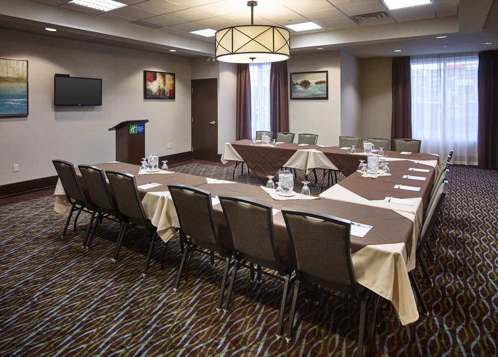 Holiday Inn Express & Suites Timmins
