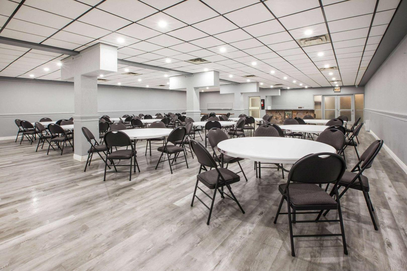 SureStay Plus by Best Western Windsor