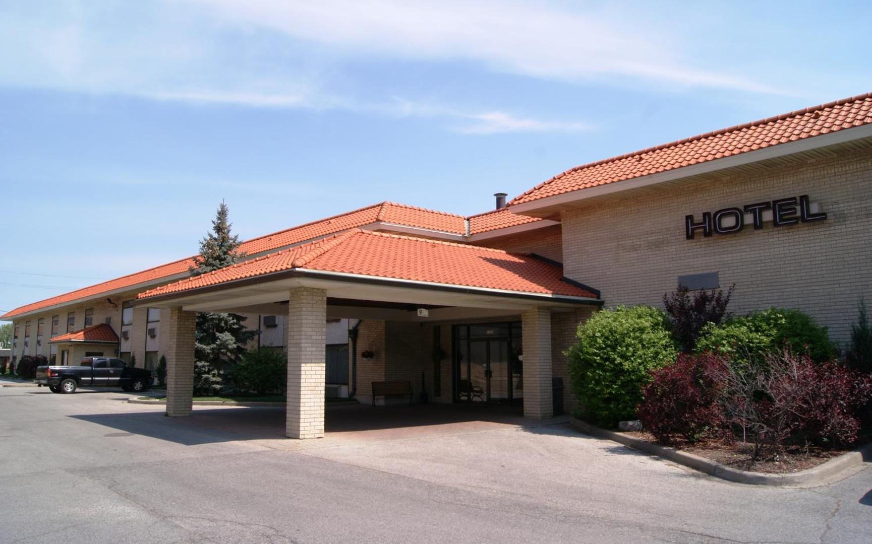 SureStay Plus by Best Western Windsor