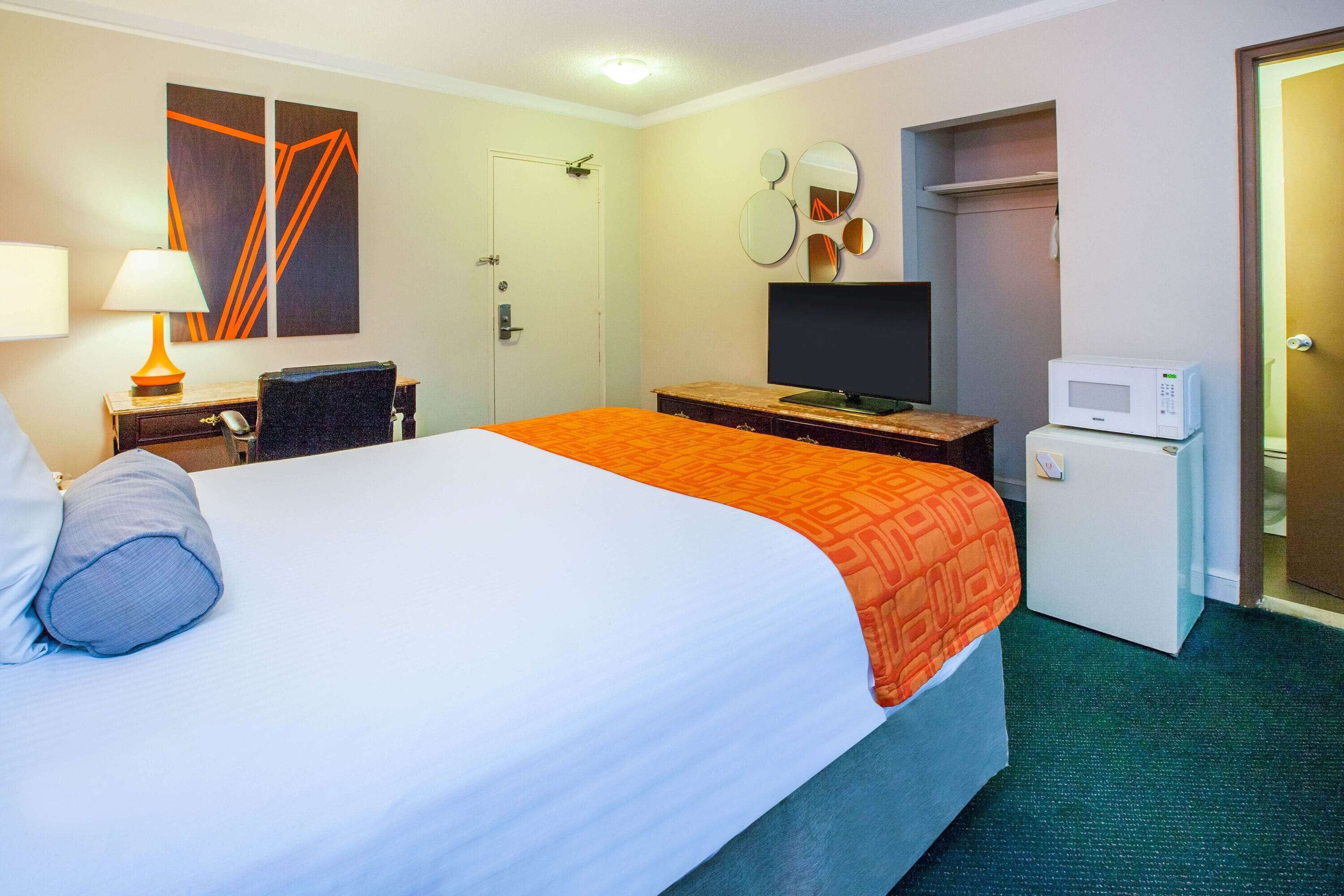 SureStay Plus by Best Western Windsor