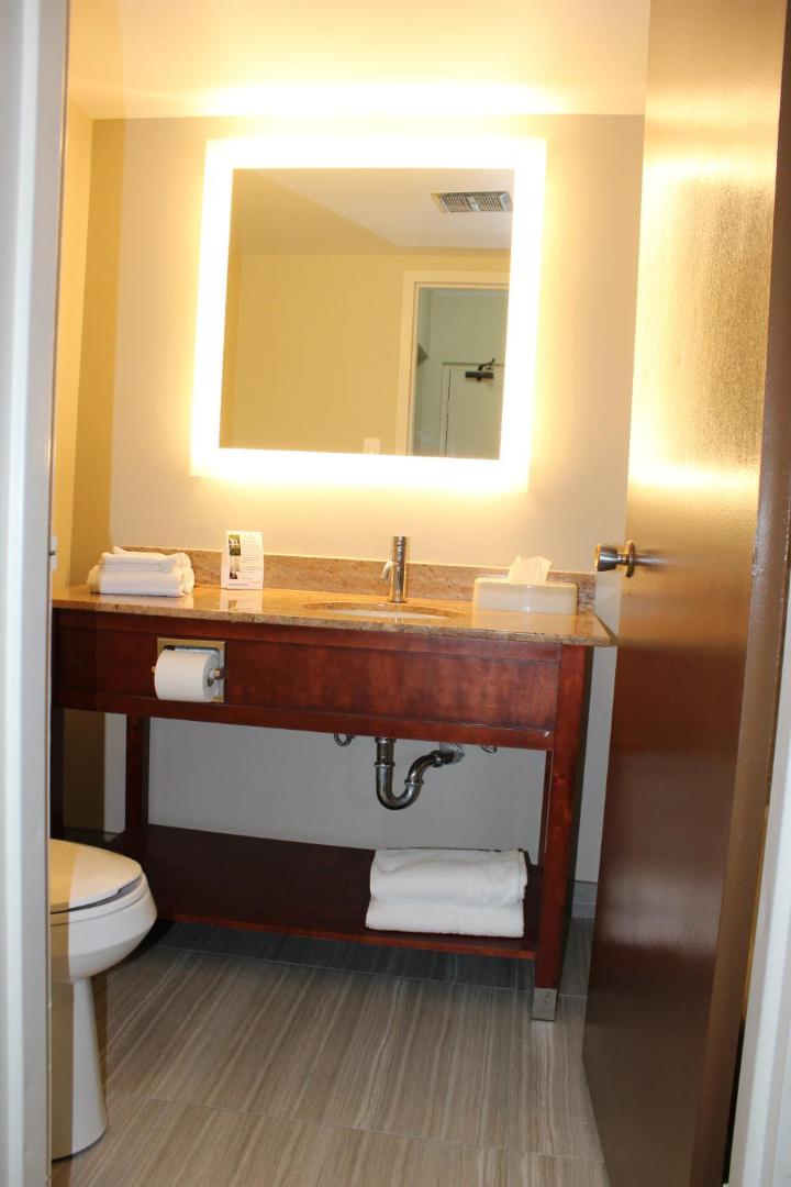 SureStay Plus by Best Western Windsor