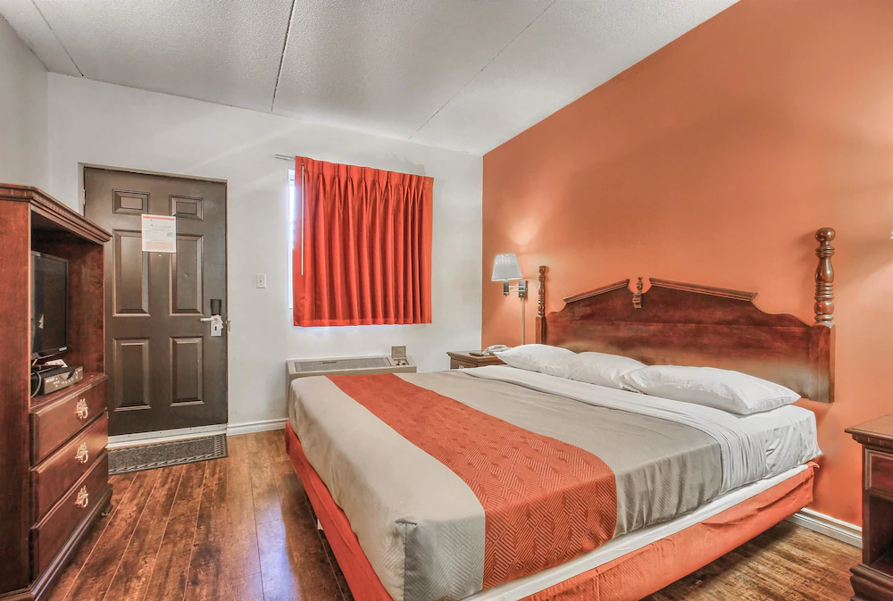 Motel 6 Windsor On