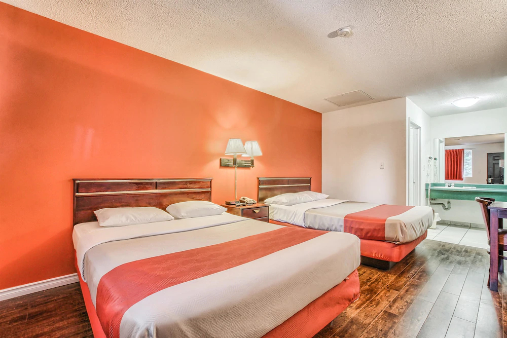 Motel 6 Windsor On