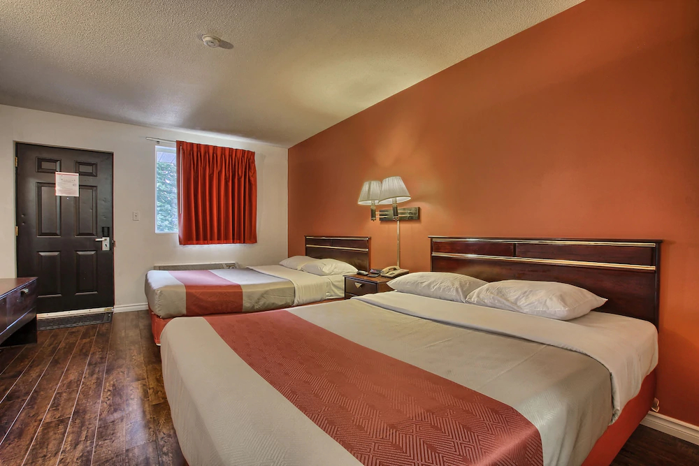 Motel 6 Windsor On