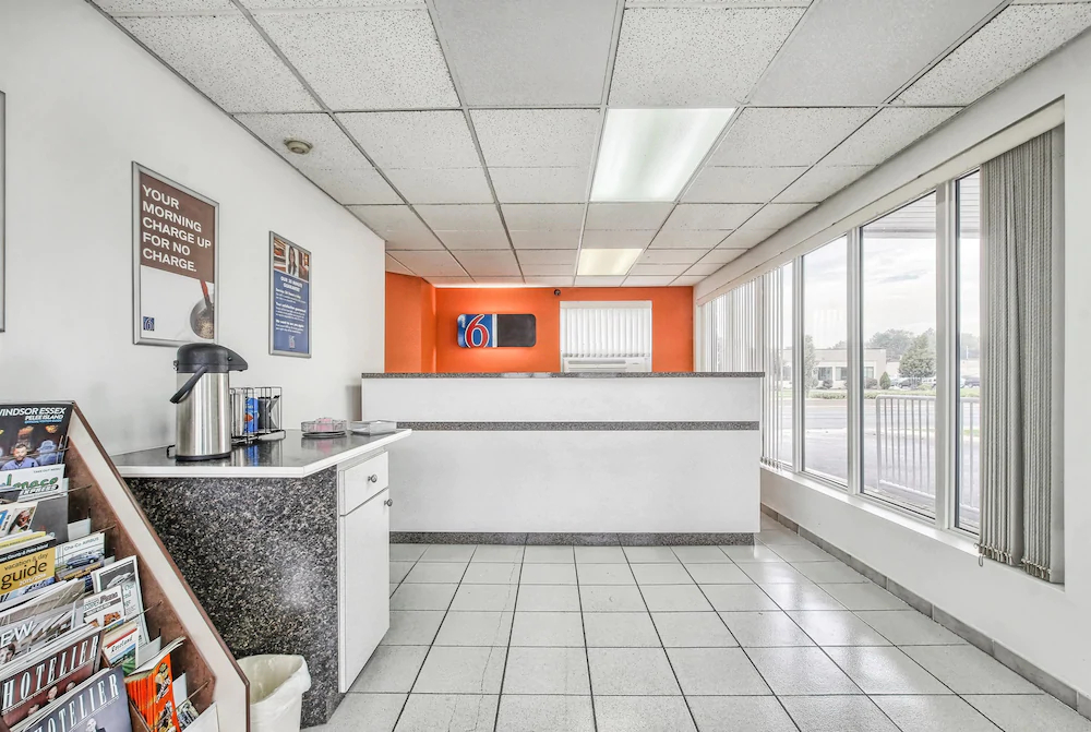 Motel 6 Windsor On