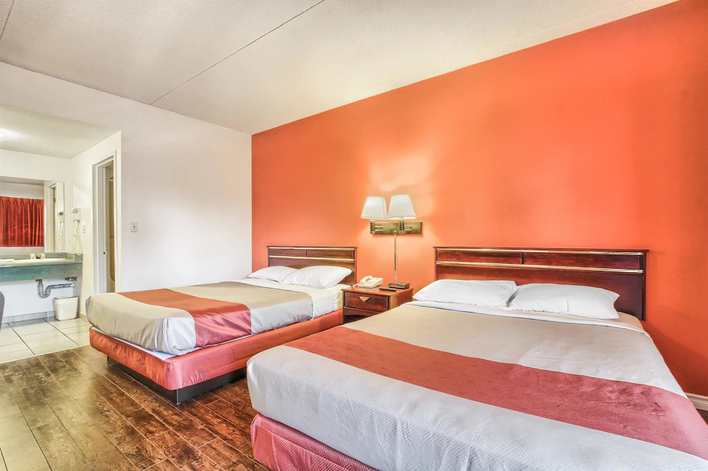 Motel 6 Windsor On