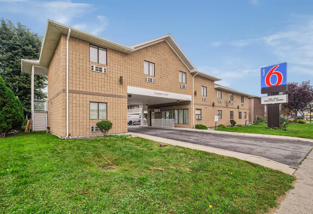 Motel 6 Windsor On