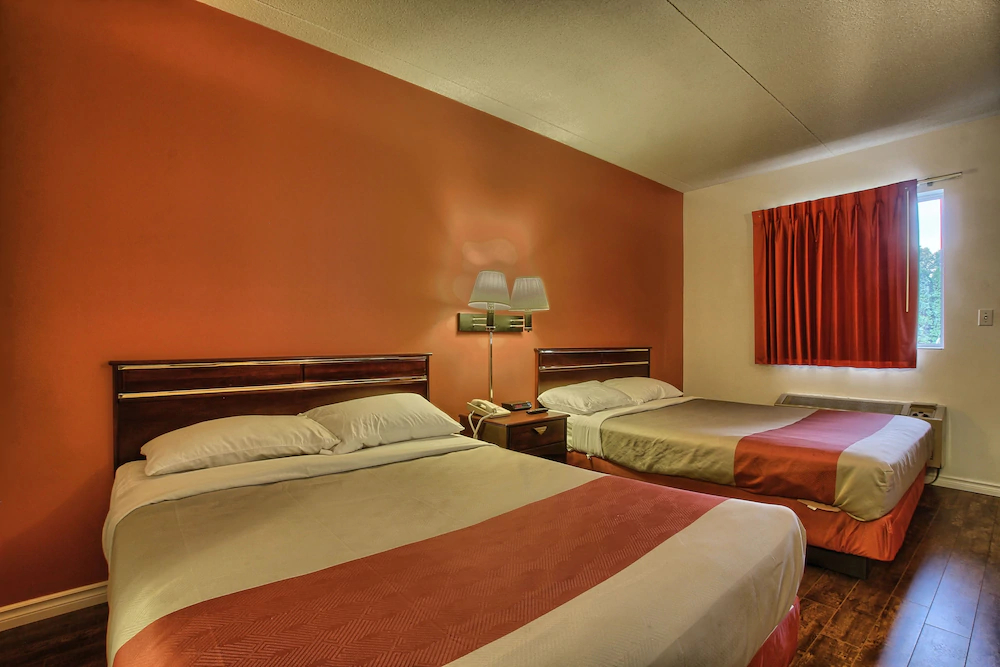 Motel 6 Windsor On