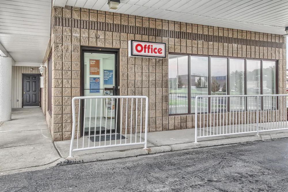 Motel 6 Windsor On