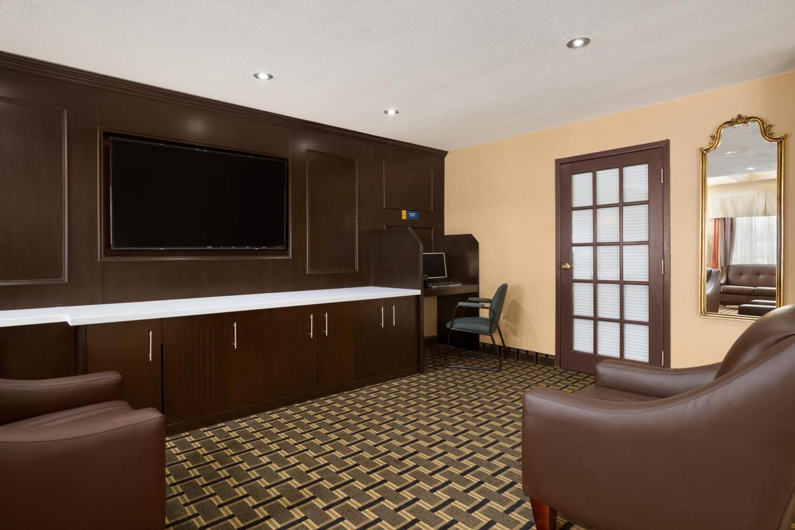 Spark by Hilton Woodstock