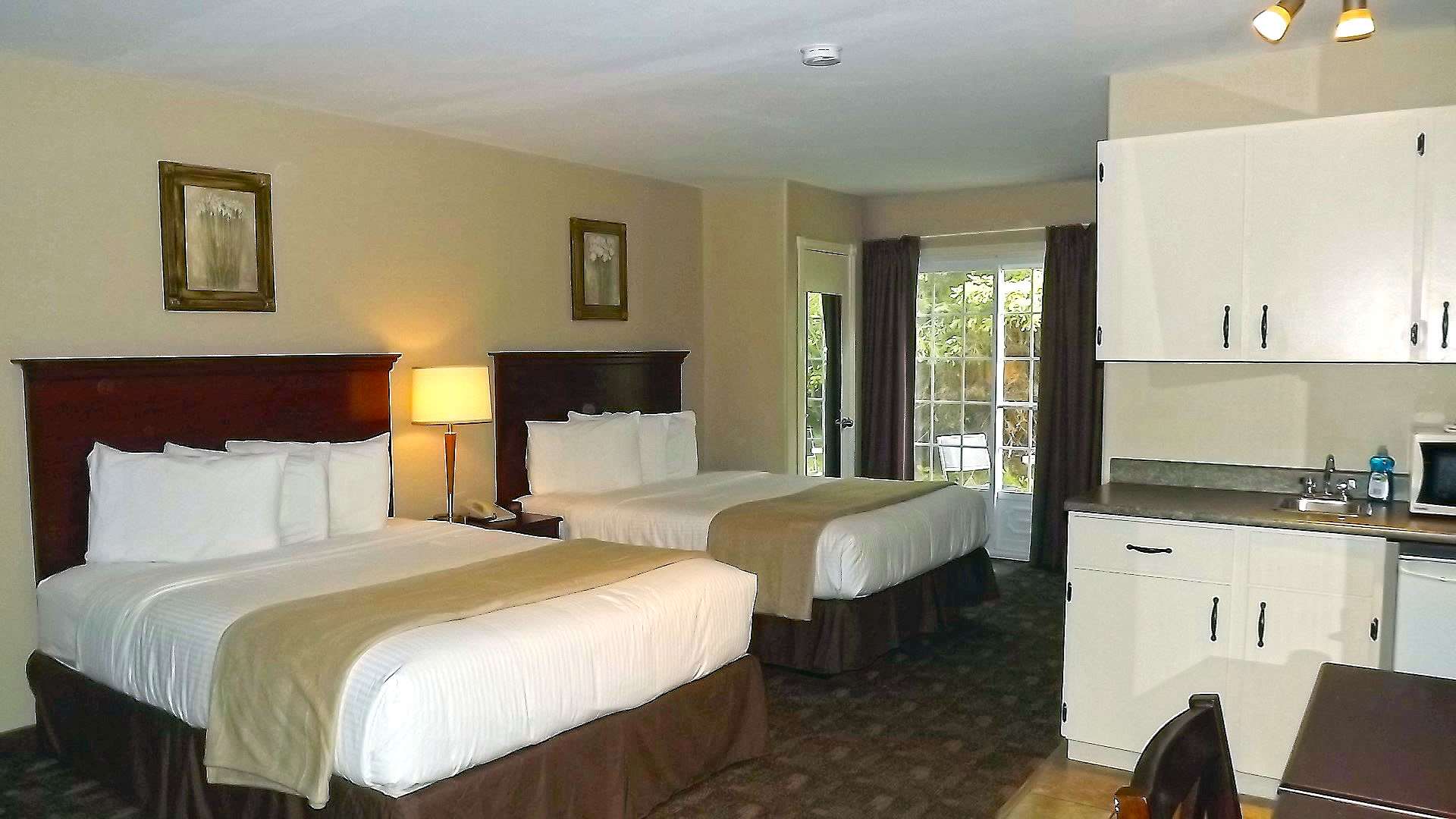 Canadas Best Value Inn & Suites