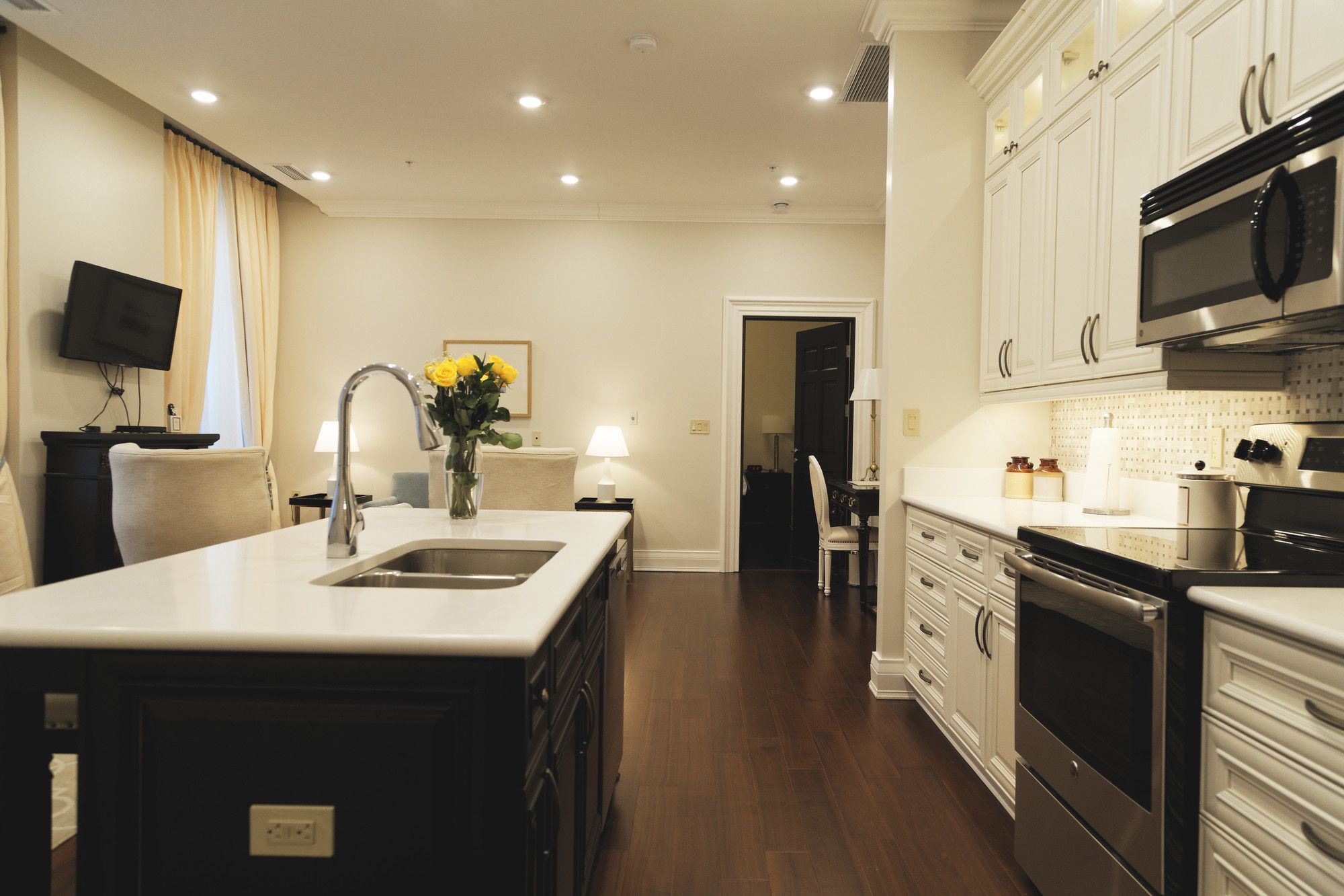 Sydney Boutique Inn & Suites