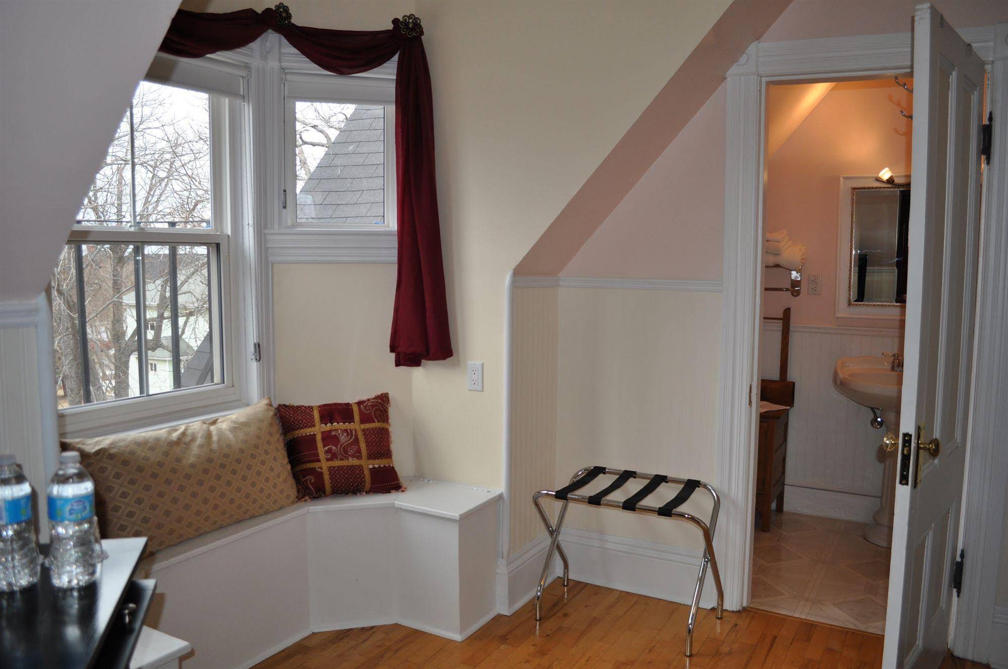 Summerside Inn Bed and Breakfast
