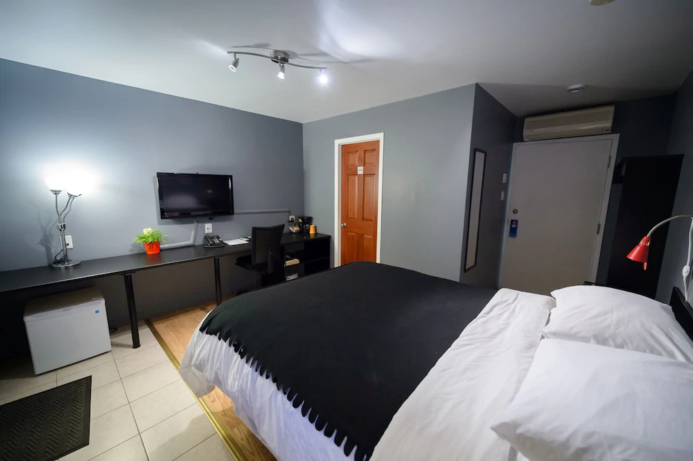 Hebert Hotel