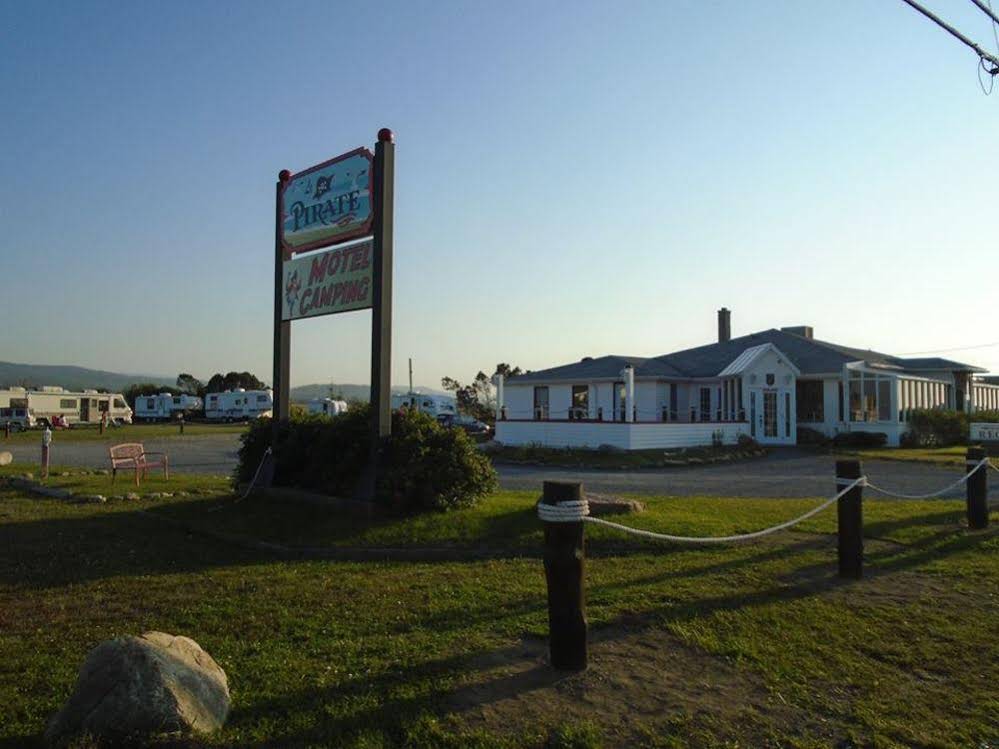 Le Pirate Motel & Camping