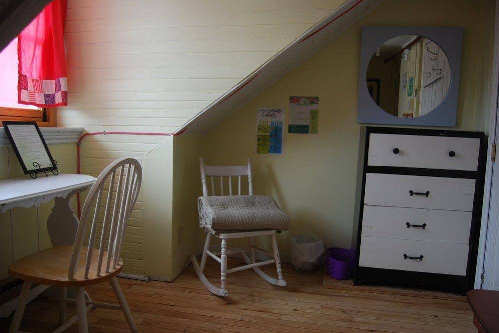 Auberge Jeunesse de Saguenay- La Maison Price
