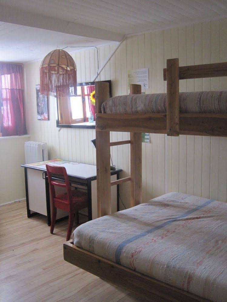 Auberge Jeunesse de Saguenay- La Maison Price