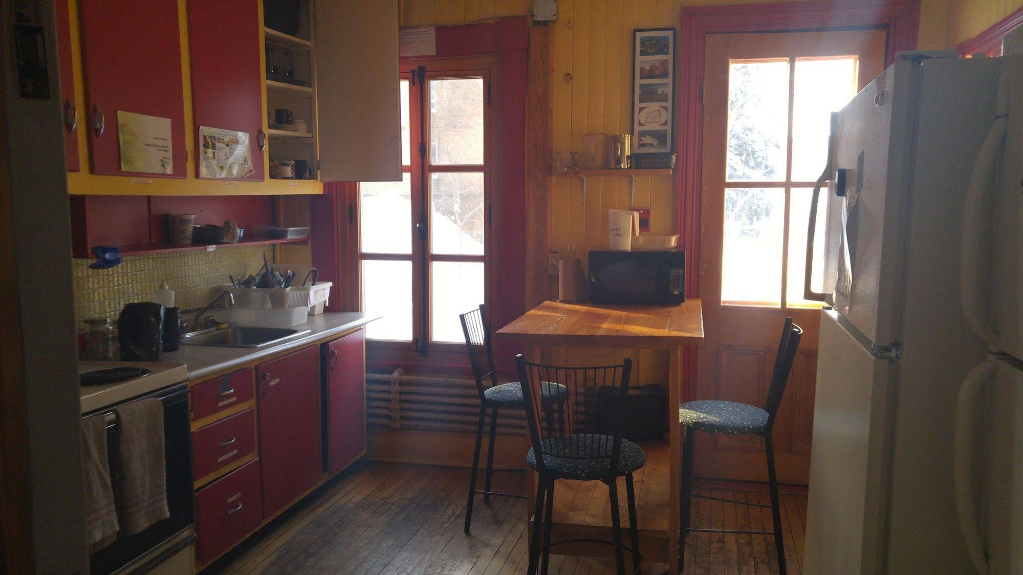 Auberge Jeunesse de Saguenay- La Maison Price