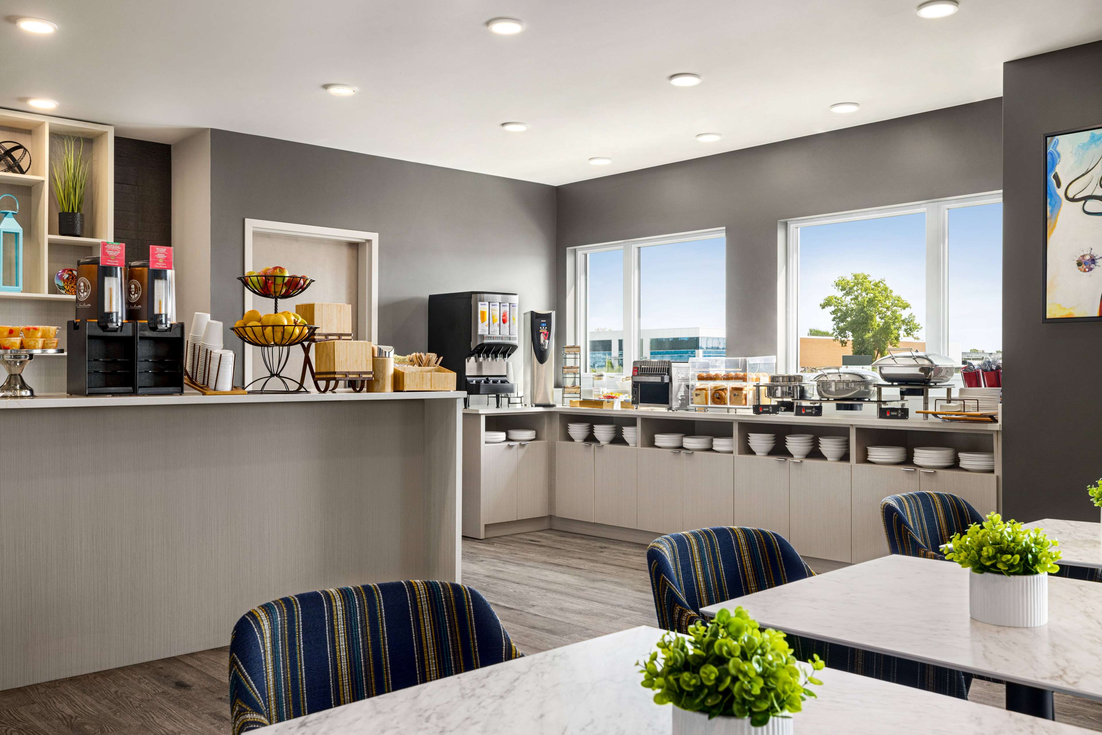Microtel Inn & Suites Montreal Airport-Dorval QC