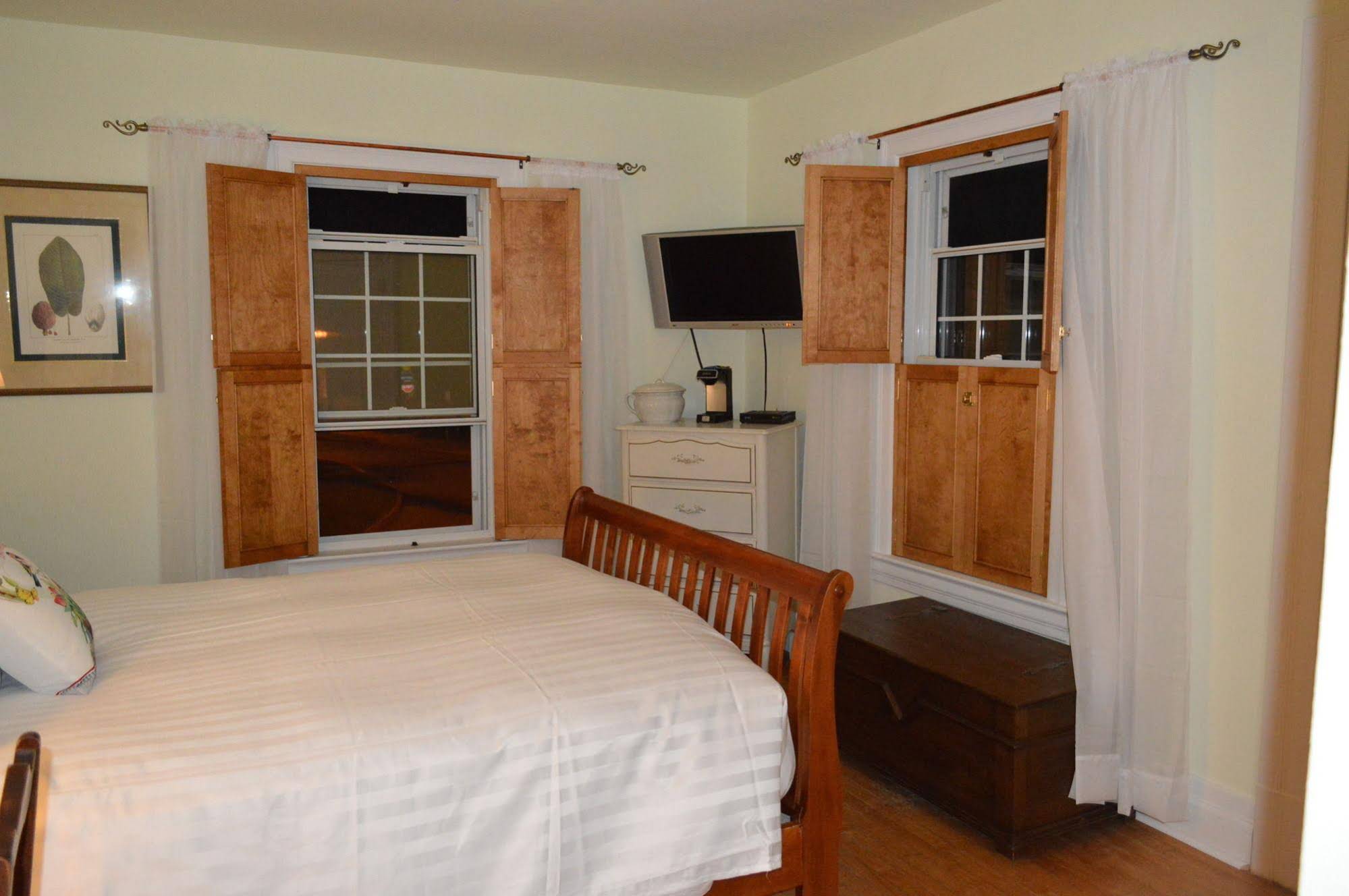 Bed And Breakfast La Maison Collins Eco Gite