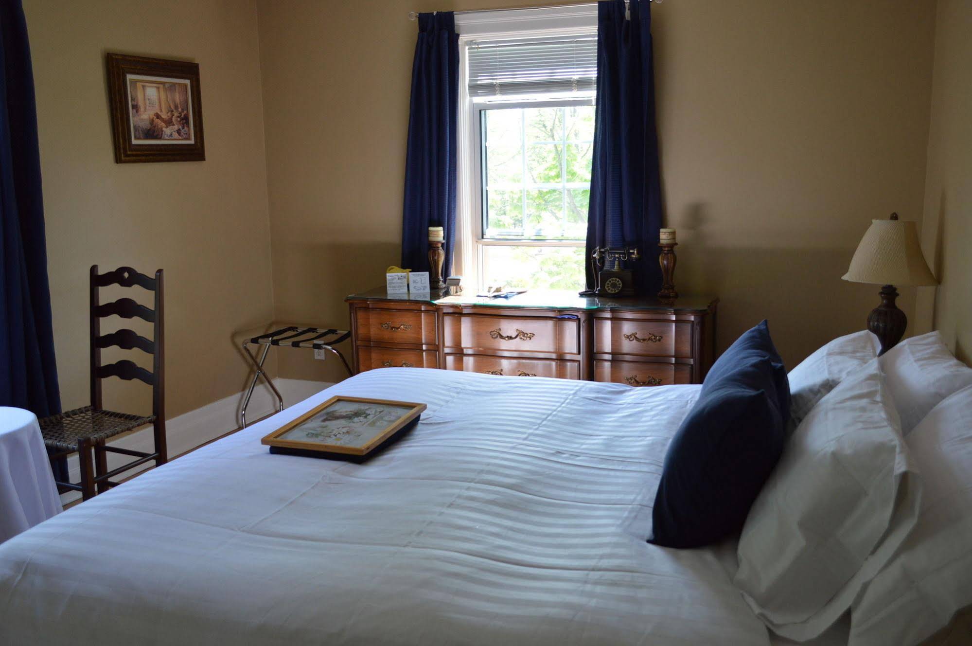 Bed And Breakfast La Maison Collins Eco Gite