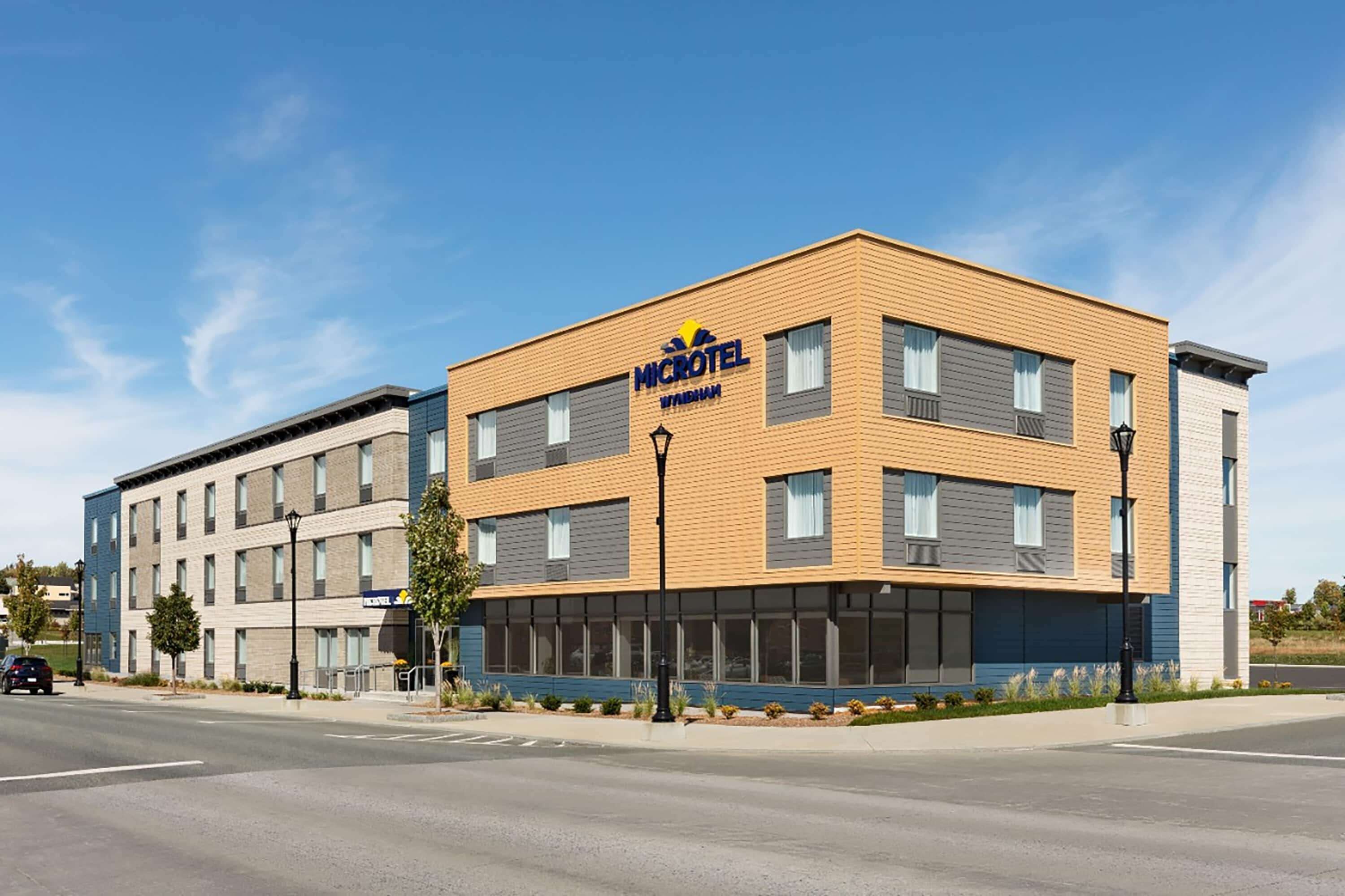 Microtel By Wyndham Lachute
