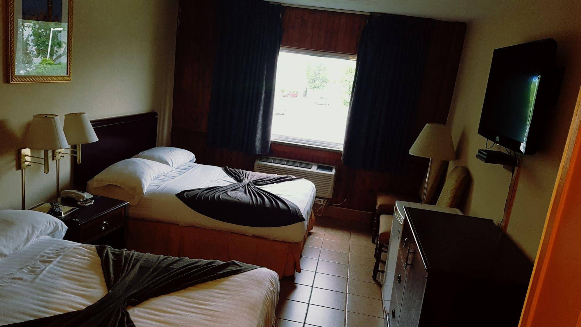 Chomedey Inn